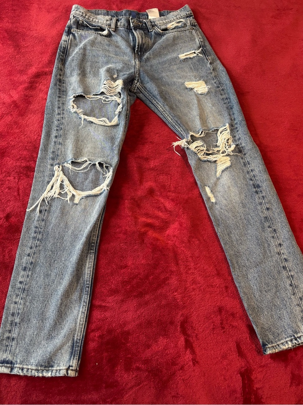 Men's Light Blue Distressed Straight Jeans